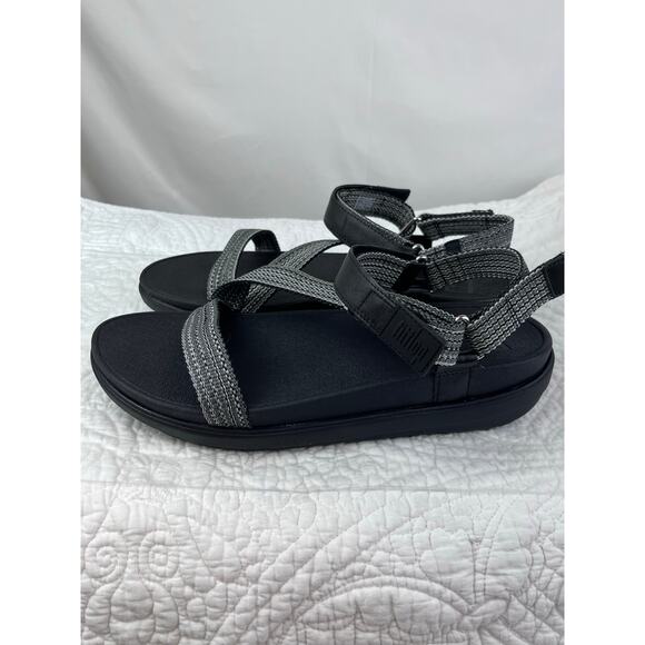 FitFlop Women 11 Black Fabric Strappy Waterproof Summer Vacation Sandal ES5-090A - Picture 10 of 11